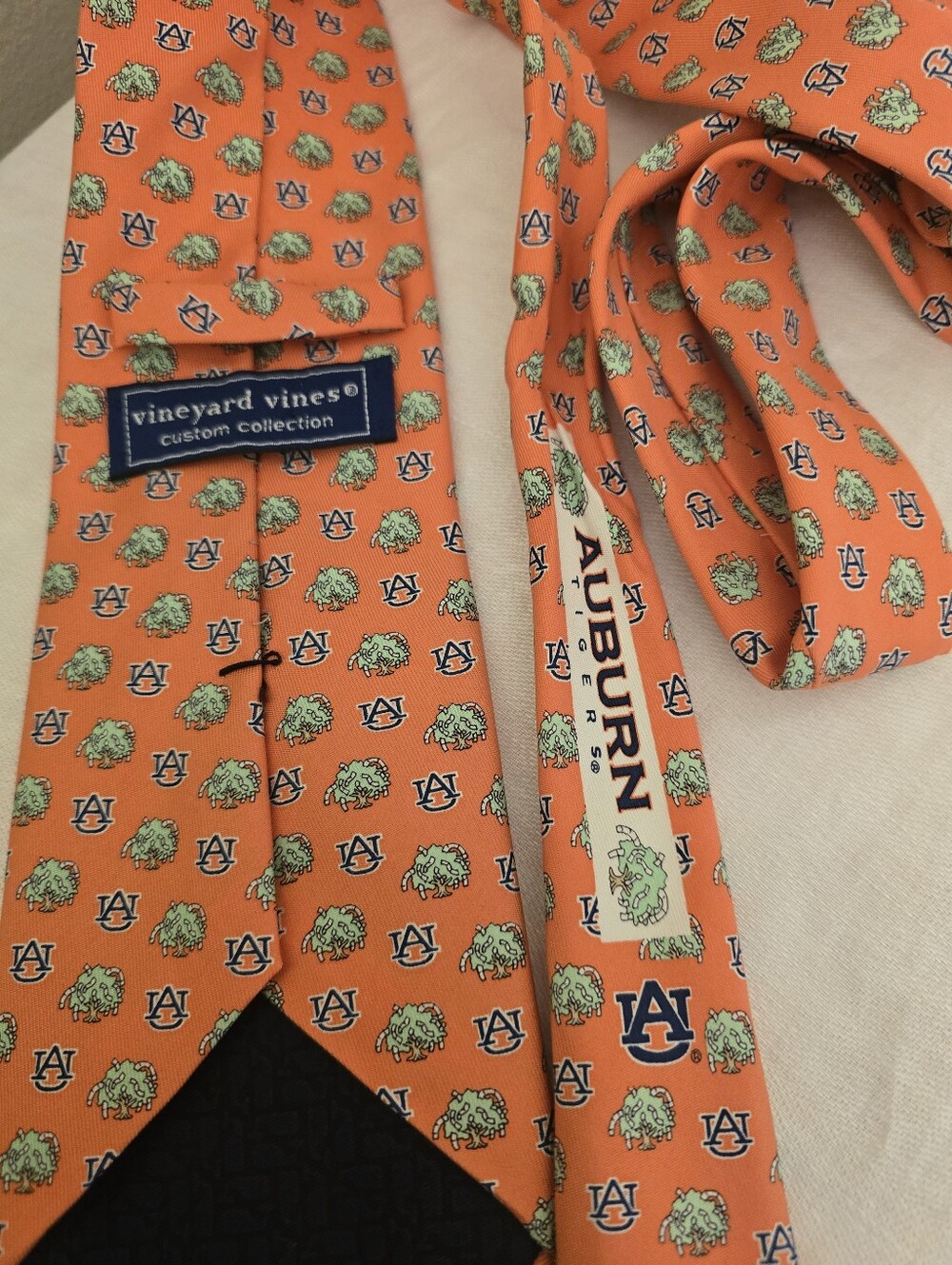 Vineyard Vines Orange Auburn University " Toomer's Corner" Patterned Men's Tie - Picture 3 of 3